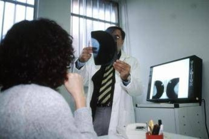Tumori, donne operate al seno: &quot;Per farmaci il 41% dei costi da noi sostenuti&quot;