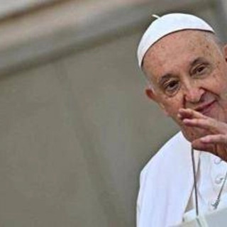 Papa Francesco, Vaticano: &quot;Stazionario, lievi miglioramenti sulla parola&quot;