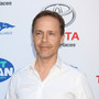 È morta a 13 anni Fiona, figlia dell'attore Chad Lowe: "Era la luce delle nostre vite" È morta a 13 anni Fiona, figlia dell'attore Chad Lowe: "Era la luce delle nostre vite"