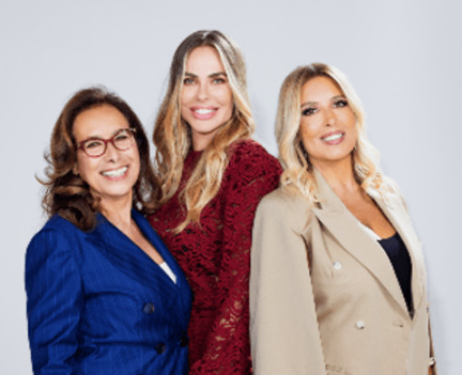 Grande Fratello Vip, oggi l'Open House solo per quattro concorrenti. Cesara Buonamici: "Pronta a divertirmi" Grande Fratello Vip, oggi l'Open House solo per quattro concorrenti. Cesara Buonamici: "Pronta a divertirmi"