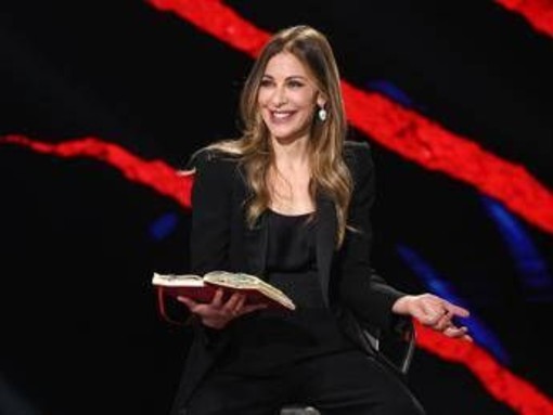 Belve, stasera l'ultima puntata: Fagnani intervista tre ospiti e Maria De Filippi Belve, stasera l'ultima puntata: Fagnani intervista tre ospiti e Maria De Filippi