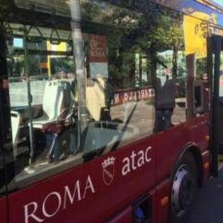 Sciopero generale oggi, da Milano a Roma: treni e trasporto locale, chi si ferma e fasce garanzia Sciopero generale oggi, da Milano a Roma: treni e trasporto locale, chi si ferma e fasce garanzia