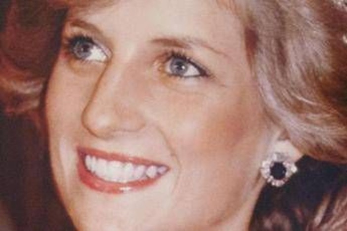 A fuoco 'Althorp House', la casa d'infanzia della principessa Diana