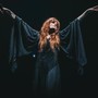 Florence and The Machine, a Milano il sogno (goth) di una notte di mezza estate Florence and The Machine, a Milano il sogno (goth) di una notte di mezza estate