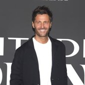Temptation Island, ancora critiche per Bisciglia: "Non deve intervenire" Temptation Island, ancora critiche per Bisciglia: "Non deve intervenire"