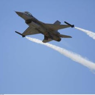 Ucraina, F-16 in arrivo. Russia: &quot;Servono più armi per guerra&quot;