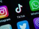 TikTok, Francia verso il bando per i minori: &quot;È tossico e crea dipendenza&quot;