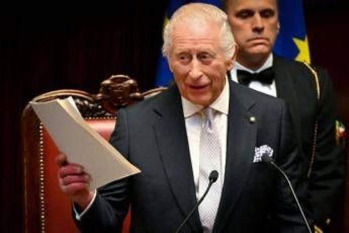 Re Carlo, il discorso in italiano alla Camera: &quot;Nostre storie intrecciate&quot;