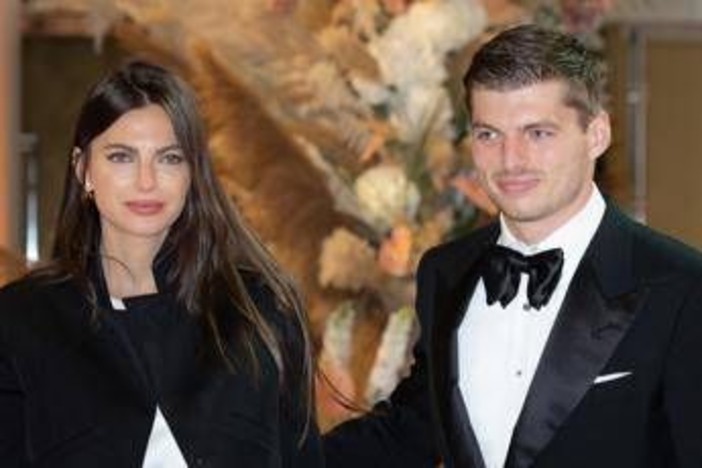 Max Verstappen papà, l'annuncio con Kelly Piquet: &quot;Benvenuta al mondo dolce Lily&quot;