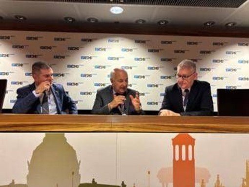 Curigliano (Esmo): "Vaccini personalizzati e nuove terapie, così cambia l'oncologia"