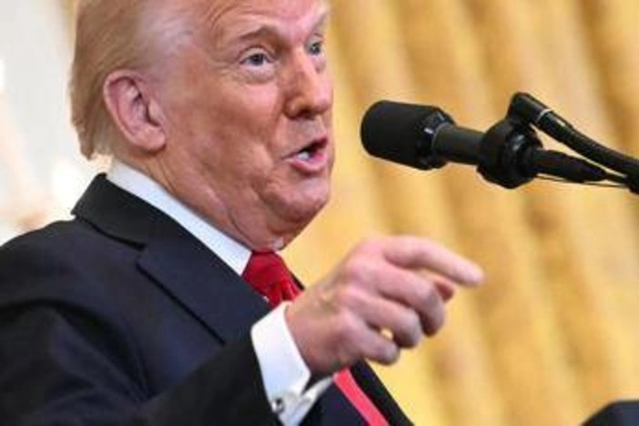 Trump congela dazi, per 3 mesi tariffe al 10%