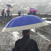 Caldo non dura, in arrivo pioggia e freddo: come cambia meteo in Italia Caldo non dura, in arrivo pioggia e freddo: come cambia meteo in Italia