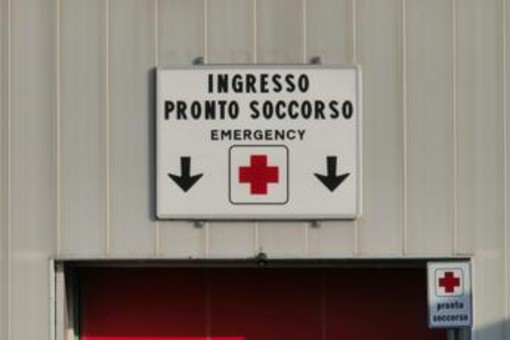 Vomito, diarrea e febbre alta per 25 bambini dopo giornata al mare a Cosenza: tutti ricoverati Vomito, diarrea e febbre alta per 25 bambini dopo giornata al mare a Cosenza: tutti ricoverati