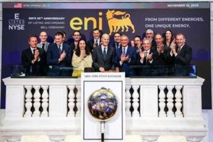 Eni celebra 30 anni di quotazione al Nyse, Descalzi: "Grazie a strategia risultati importanti" Eni celebra 30 anni di quotazione al Nyse, Descalzi: "Grazie a strategia risultati importanti"