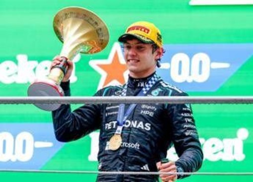 Antonelli torna in Italia e ringrazia Sinner e Tomba: "Sorpreso dalla dedica di Jannik, Alberto è leggenda" Antonelli torna in Italia e ringrazia Sinner e Tomba: "Sorpreso dalla dedica di Jannik, Alberto è leggenda"