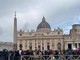 Papa Francesco, riaperta San Pietro: già oltre 128mila persone per l'omaggio - Diretta