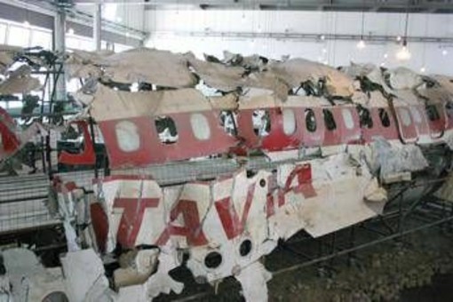 Ustica, Francia pronta a collaborare. Procura di Roma chiede ritiro richiesta archiviazione, gip si riserva Ustica, Francia pronta a collaborare. Procura di Roma chiede ritiro richiesta archiviazione, gip si riserva