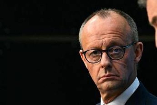 Ucraina nell’Ue, la Germania accelera: Merz propone lo status di “membro associato” Ucraina nell’Ue, la Germania accelera: Merz propone lo status di “membro associato”