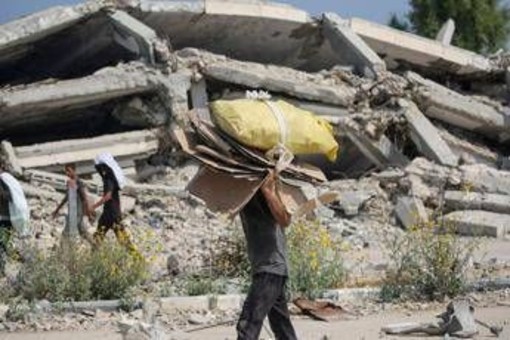 Gaza, Israele annuncia ripresa lanci aiuti umanitari: &quot;Corridoi per convogli Onu con cibo&quot;