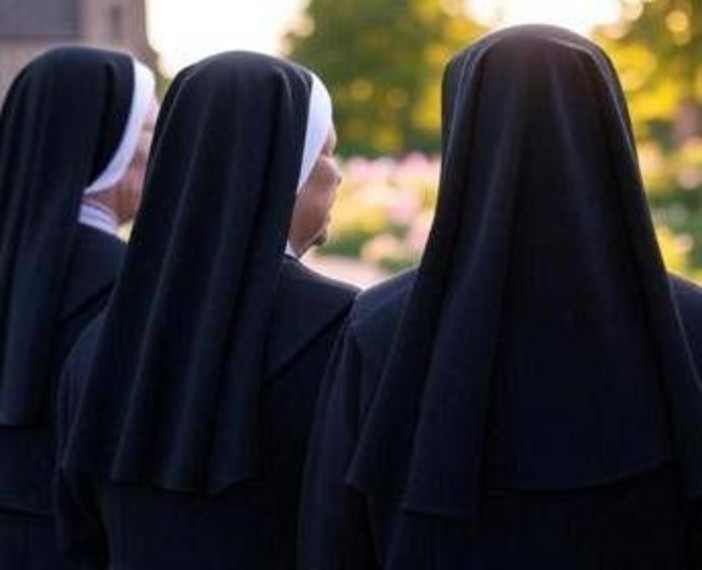 Tre suore 80enni in fuga, evasione e ritorno a casa: &quot;Non ci fermeranno&quot;
