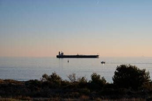 Turchia, petroliera attaccata nel Mar Nero