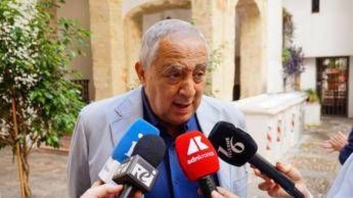 Progetto 'Vulnerabili', sindaco di Palermo Lagalla: "Aiutare chi è in difficoltà è un dovere" Progetto 'Vulnerabili', sindaco di Palermo Lagalla: "Aiutare chi è in difficoltà è un dovere"