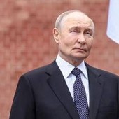 Putin compie 74 anni: dal trattore al coccodrillo, ecco i regali più assurdi ricevuti Putin compie 74 anni: dal trattore al coccodrillo, ecco i regali più assurdi ricevuti