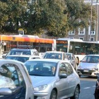 Roma, evitato blocco dei veicoli euro 4 e 5: approvata delibera