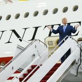 Scoop su Air Force One donato dal Qatar, Nyt nel mirino di Trump: mandati di comparizione per i reporter Scoop su Air Force One donato dal Qatar, Nyt nel mirino di Trump: mandati di comparizione per i reporter