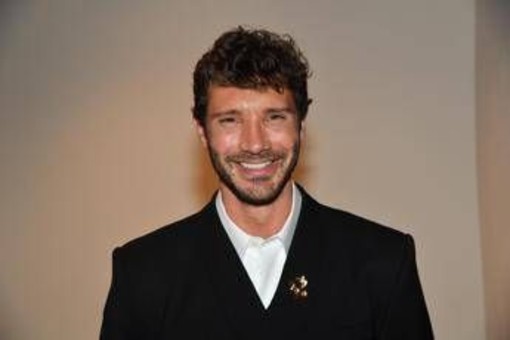 Stefano De Martino: &quot;Troppi complimenti, abbasso il volume per tenere a bada il mio ego&quot;