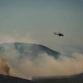 Elicottero precita sull'isola greca di Sifnos, 3 morti: tra le vittime una coppia in viaggio di nozze Elicottero precita sull'isola greca di Sifnos, 3 morti: tra le vittime una coppia in viaggio di nozze