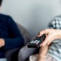 Ascolti tv, 'Montalbano' vince la prima serata. De Martino accorcia le distanze da Scotti