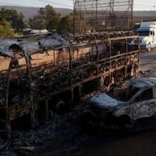 Messico, caos dopo l'uccisione di El Mencho: almeno 26 morti Messico, caos dopo l'uccisione di El Mencho: almeno 26 morti