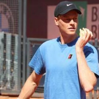 Sinner, allenamento con Ruud tra l'entusiasmo del Foro