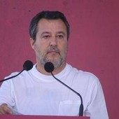 Lega, Salvini a Pontida lancia il congresso a ottobre: "Nessuno spazio a divisioni"