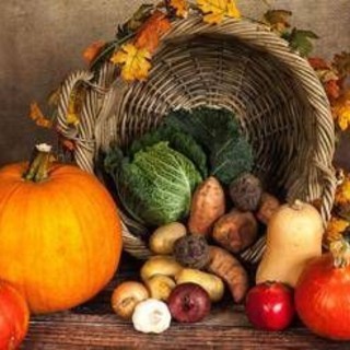 Ora solare, dalla zucca ai broccoli fino al melograno: i cibi autunnali per ritrovare l’equilibrio