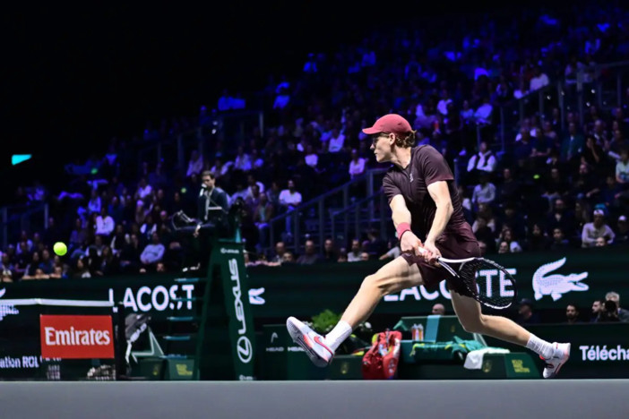 Sinner piega Shelton e vola in semifinale a Parigi indoor Sinner piega Shelton e vola in semifinale a Parigi indoor