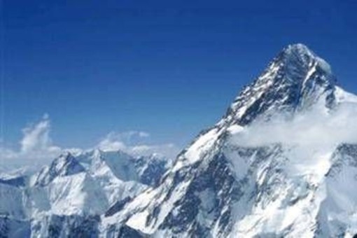 Nepal, ritrovati corpi cinque alpinisti dispersi dopo valanga a novembre: tra loro due italiani