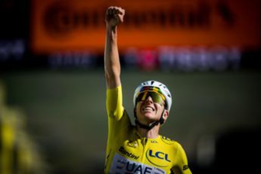 Tour de France, cinquina di Pogacar, ultima tappa a Van der Poel
