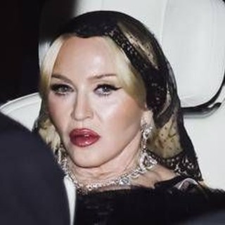 Madonna compie oggi 67 anni e festeggia il compleanno al Palio di Siena