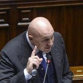 Iran, Crosetto: "Nessuna nave Marina partita o in partenza verso Hormuz"
