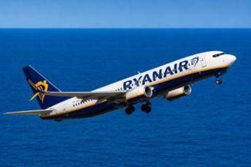 "Allarme possibile dirottamento", volo Ryanair parte e torna indietro: cos'è successo "Allarme possibile dirottamento", volo Ryanair parte e torna indietro: cos'è successo