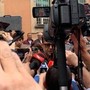 Caso Garlasco, Corona show davanti alla procura di Pavia