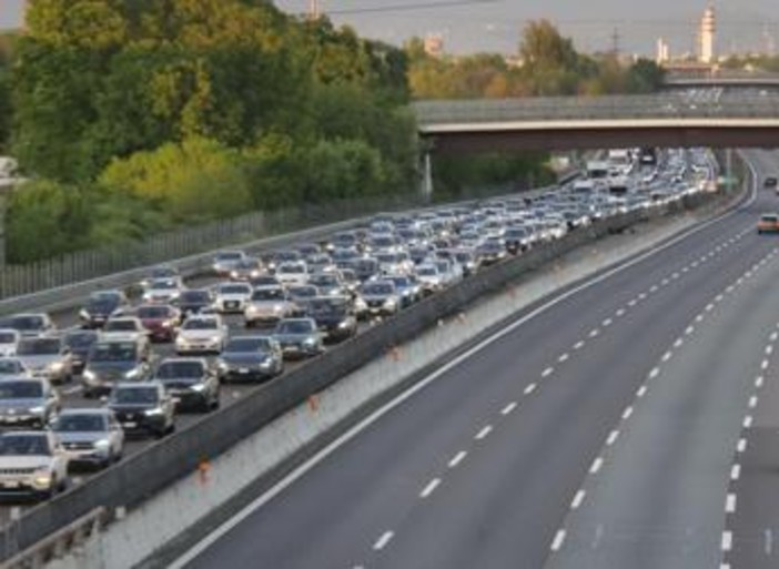 Weekend da bollino rosso, oltre 24 milioni di veicoli sulle strade fino a domani