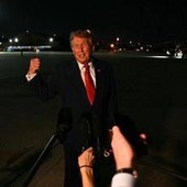 Trump: "Correre nel 2028? Mi piacerebbe ma legge è molto ferrea" Trump: "Correre nel 2028? Mi piacerebbe ma legge è molto ferrea"
