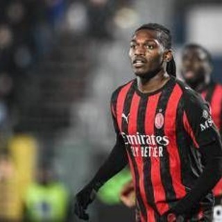 Leao vuole calciare il rigore, Allegri dice no: cos'è successo in Como-Milan Leao vuole calciare il rigore, Allegri dice no: cos'è successo in Como-Milan