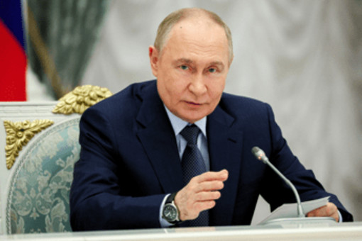 Trump: &quot;Putin risponderà a attacco Kiev&quot;. Papa Leone, appello a Mosca: &quot;Serve gesto di pace&quot;