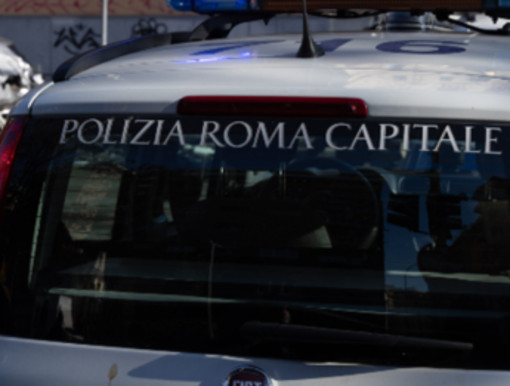 Roma, scontro tra auto e moto: muore sul colpo un 42enne Roma, scontro tra auto e moto: muore sul colpo un 42enne