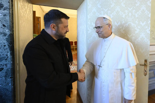Papa sente Zelensky “Mosca e Kiev collaborino per tregua a Oleshky” Papa sente Zelensky “Mosca e Kiev collaborino per tregua a Oleshky”
