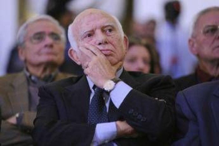 Sanità, l'appello di Cirino Pomicino: &quot;Sto male e mi serve farmaco ospedaliero, aiutatemi&quot;